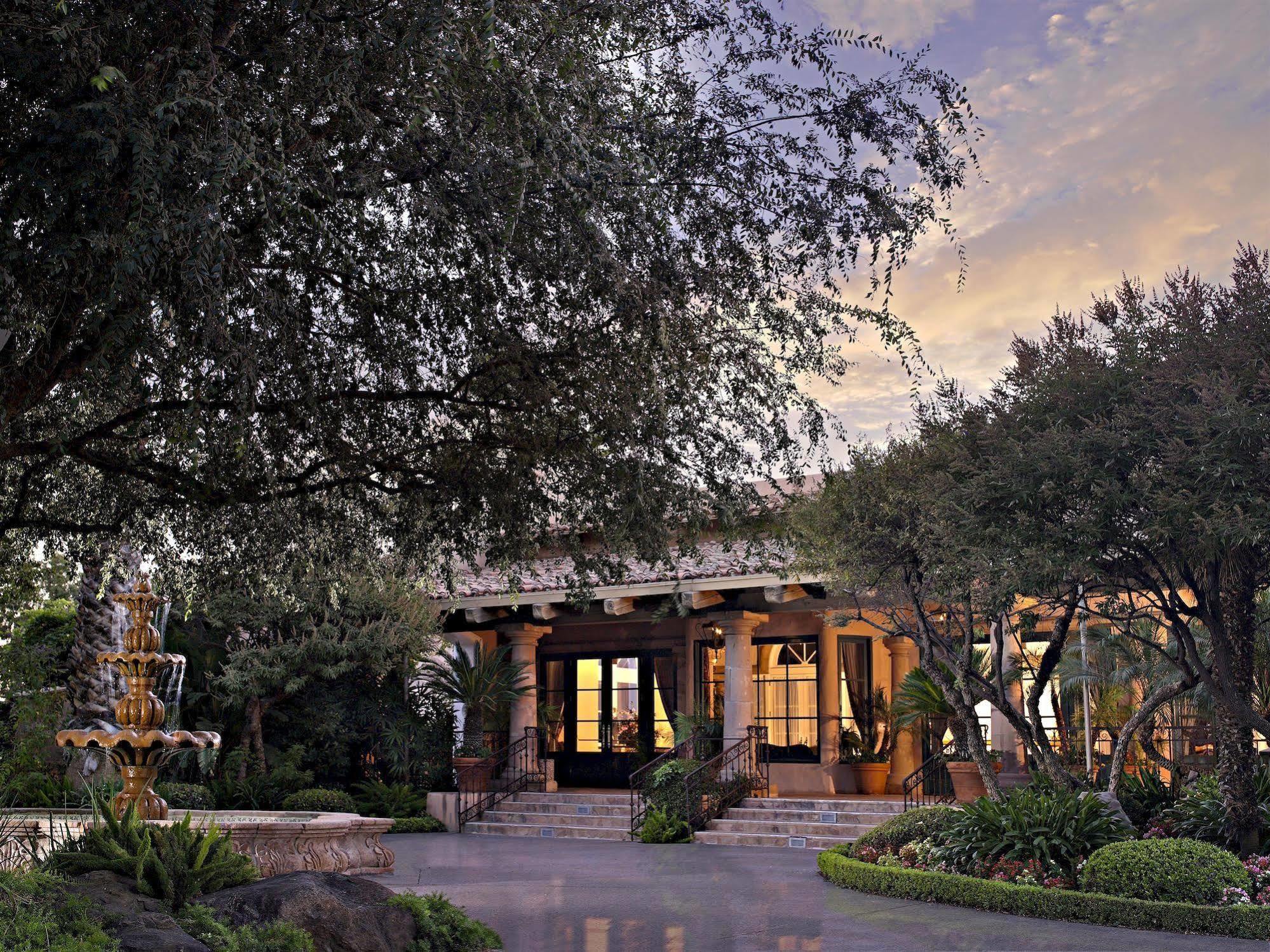 Harris Ranch Inn And Restaurant Huron Екстер'єр фото