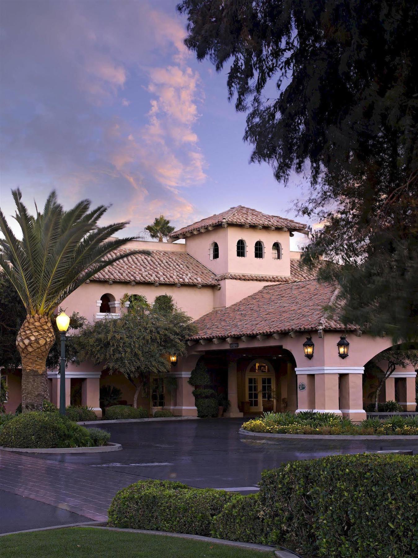 Harris Ranch Inn And Restaurant Huron Екстер'єр фото