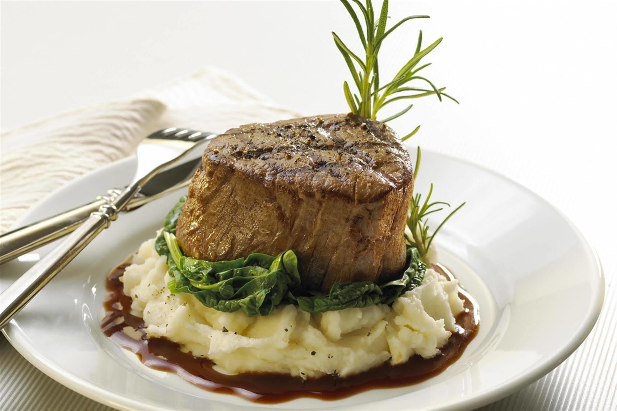 Harris Ranch Inn And Restaurant Huron Екстер'єр фото