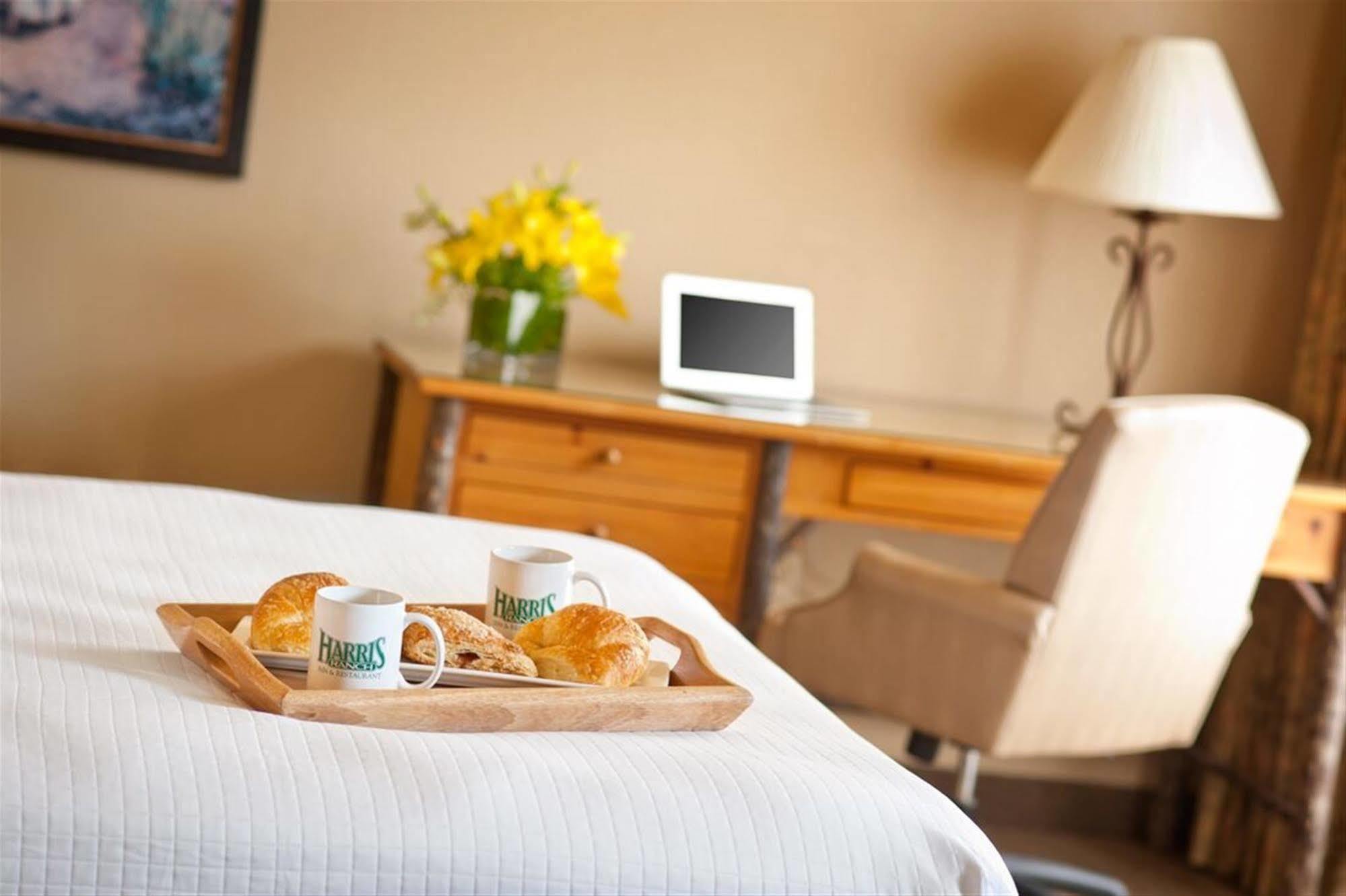 Harris Ranch Inn And Restaurant Huron Екстер'єр фото